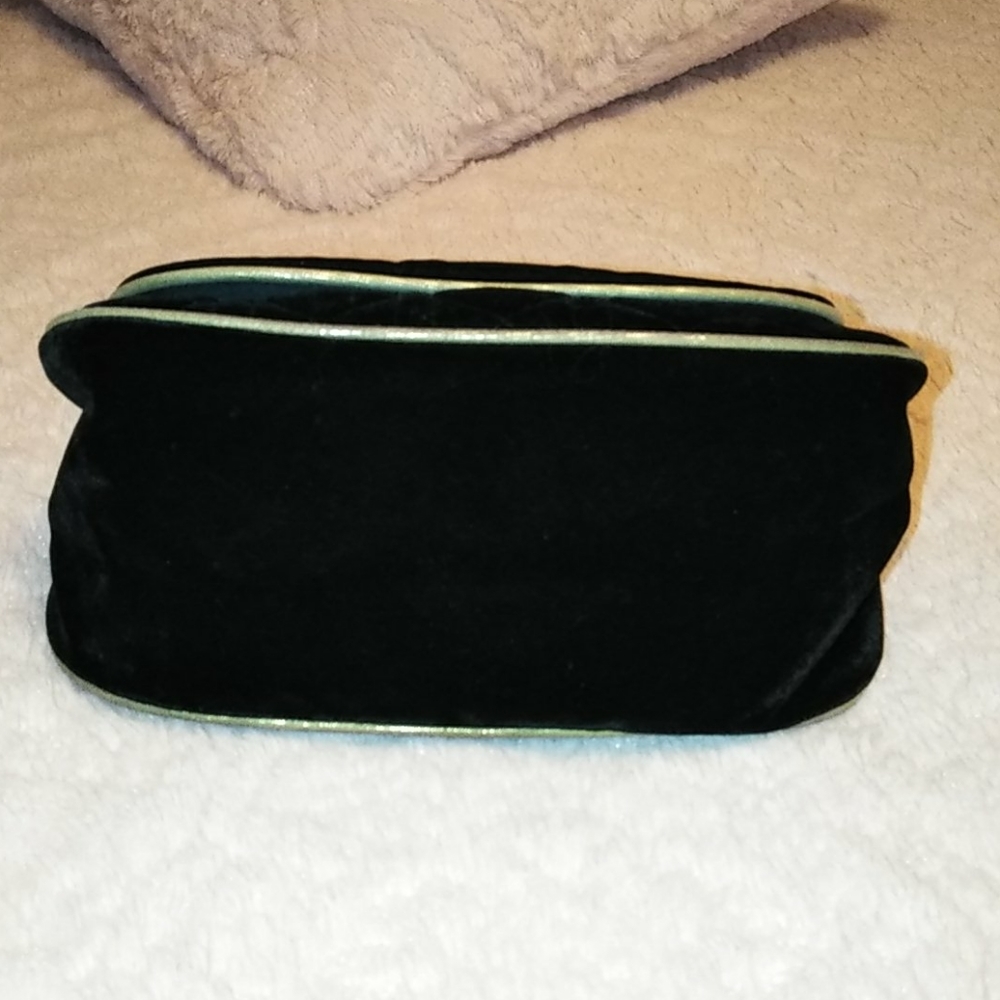 Black Velvet Quilted Bag💖 Metallic Piping - Picture 5 of 10